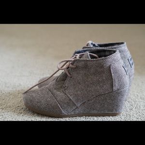 Toms Herringbone Grey wedges